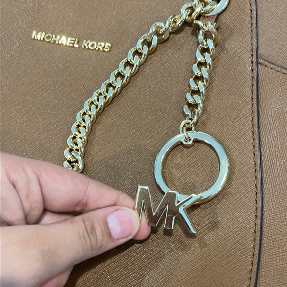 Micheal Kors purse - Picture 3 of 6